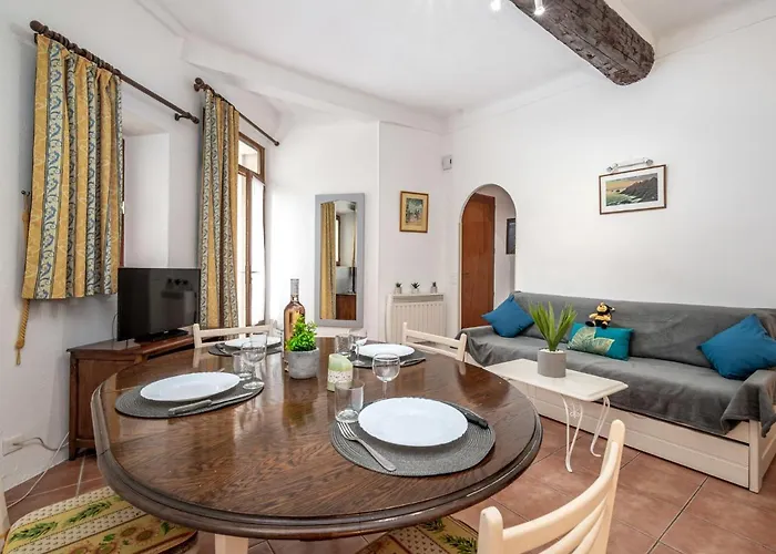 Rue De La Pompe By Interhome *