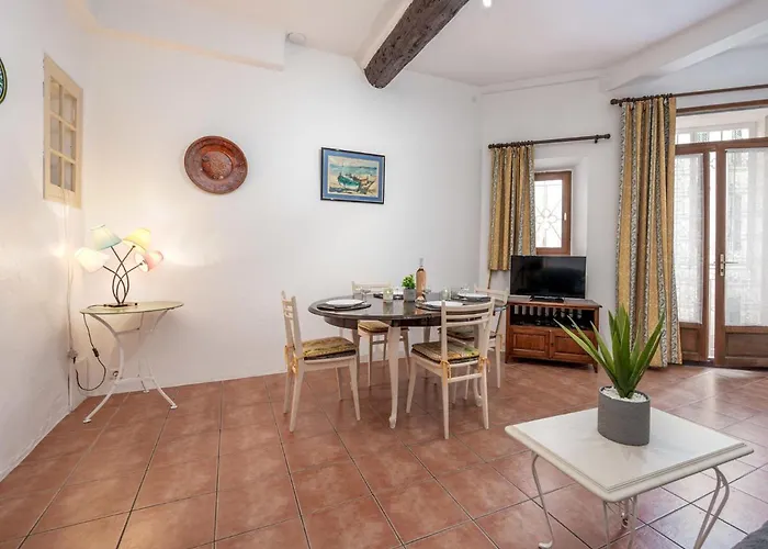 Lägenhet Rue De La Pompe By Interhome *